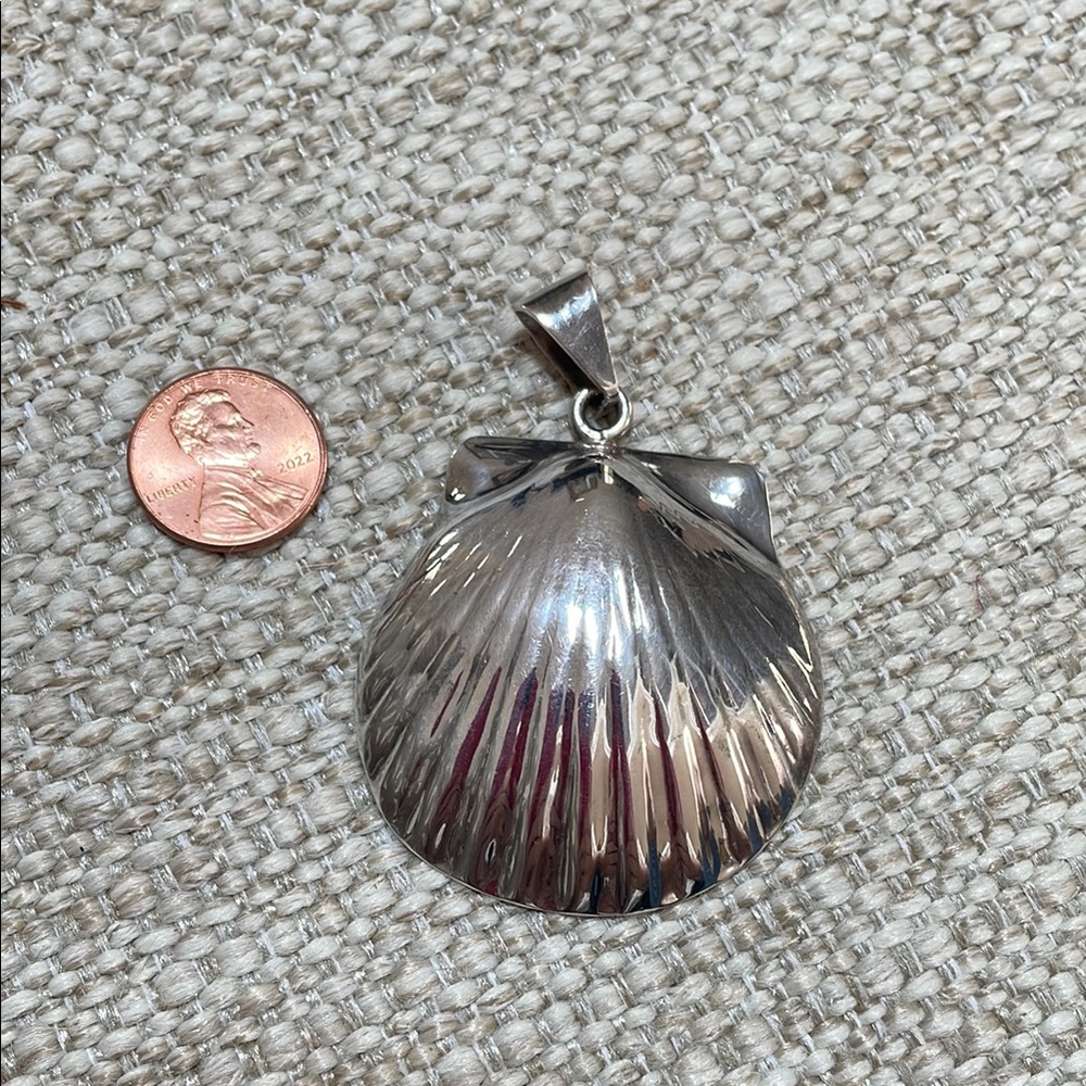 Elegant Silver Shell Pendant